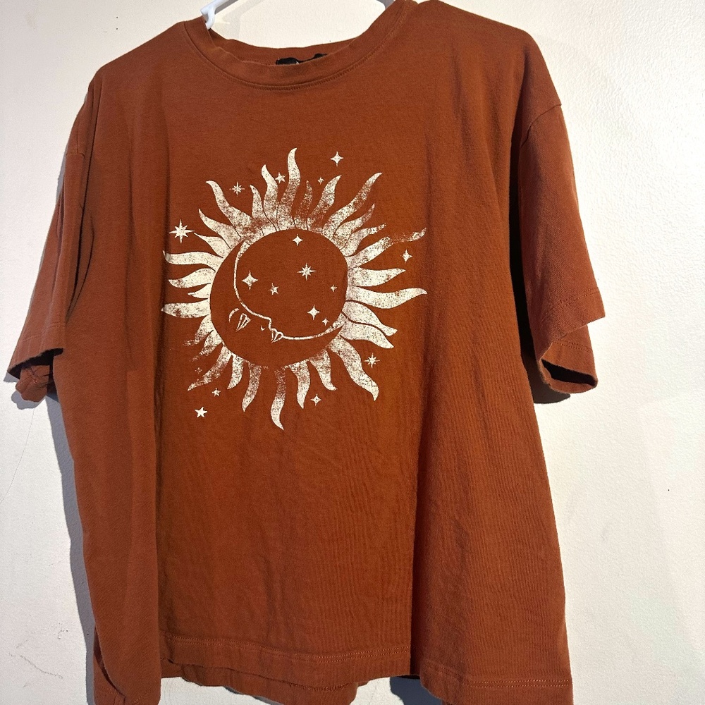 Pretty women's dark brown/orange short sleeves shirt